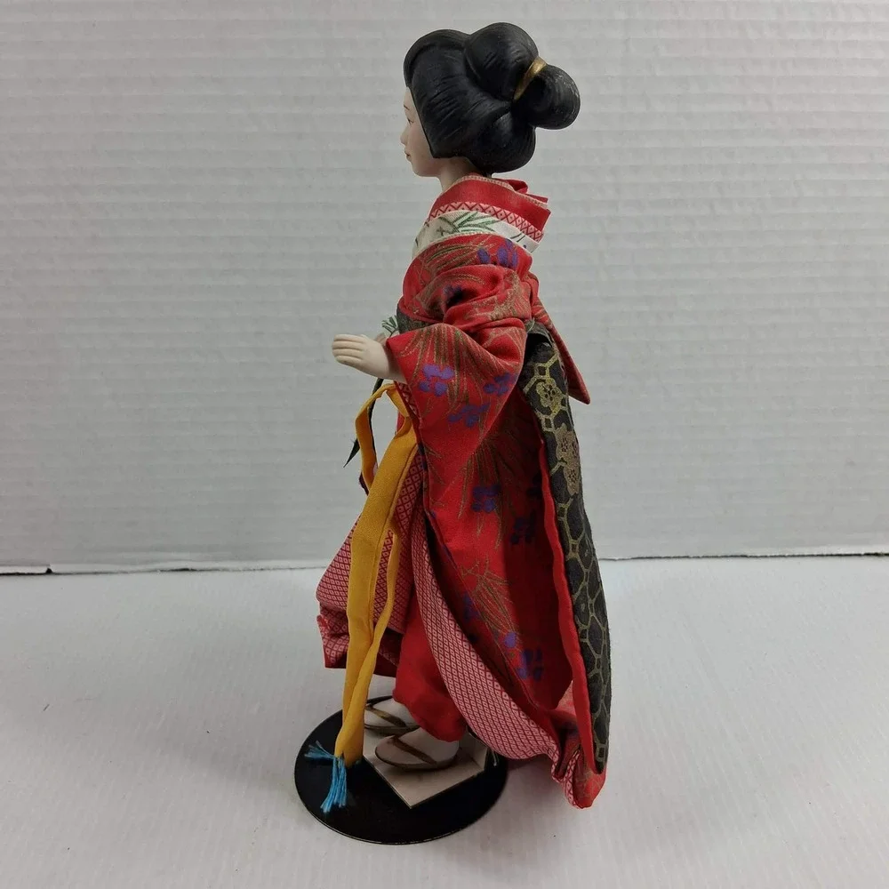 Japanese Geisha Doll Red Silk Floral Kimono Porcelain Face 9.5 Inch Decor